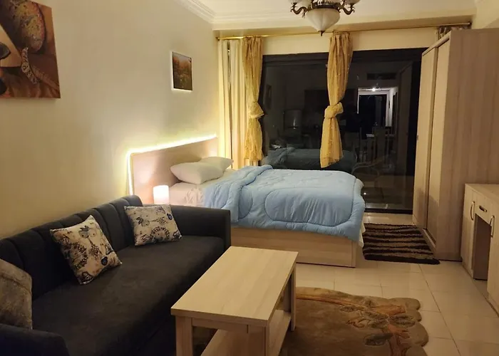 Studil For Rent Old Sheraton 205 *